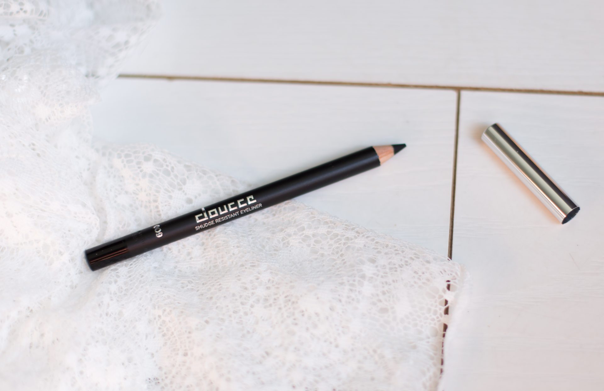 Doucce Smudge Proof Eyeliner - StyleTone juli box