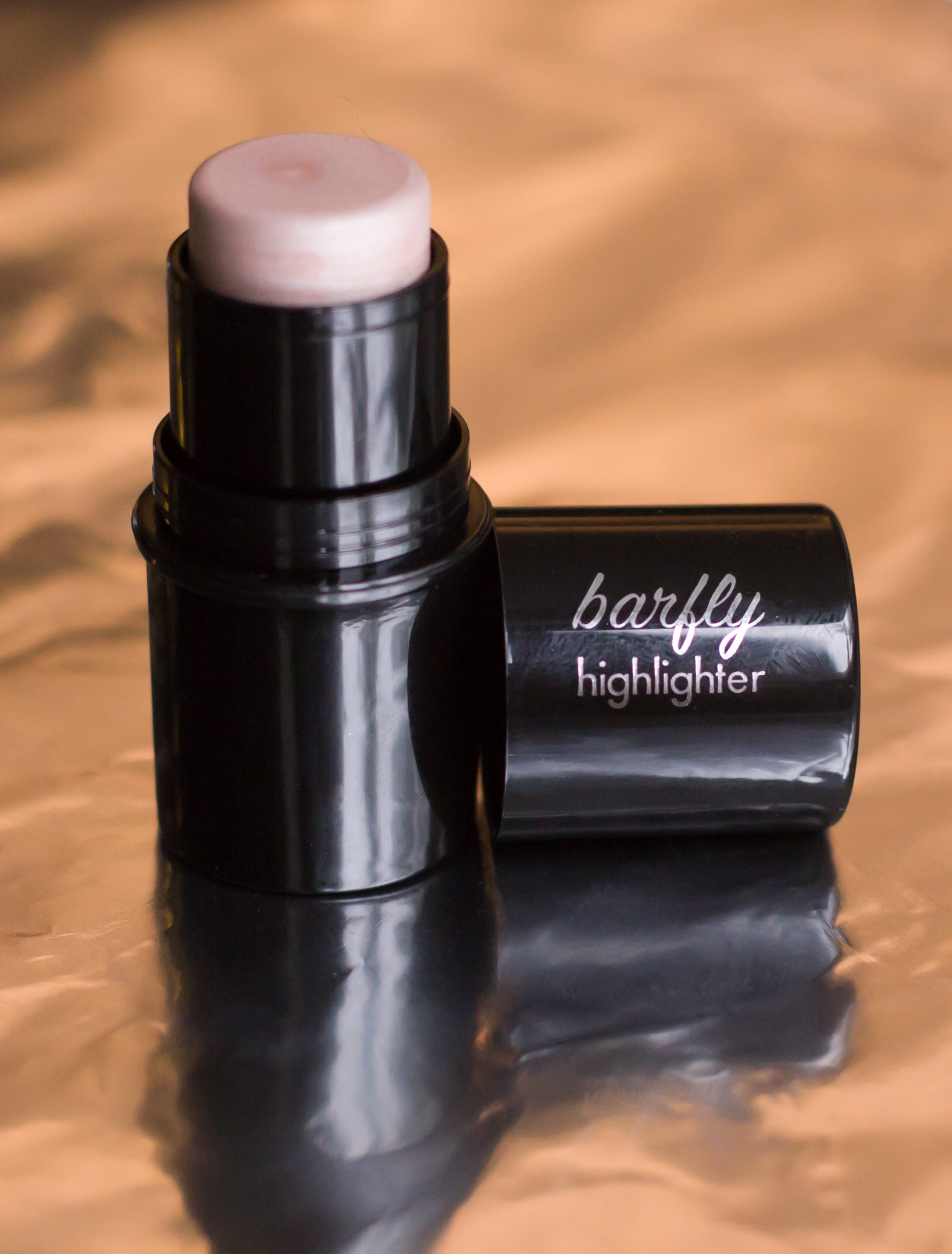 Tini Beauty Highlighter Stick - StyleTone box oktober