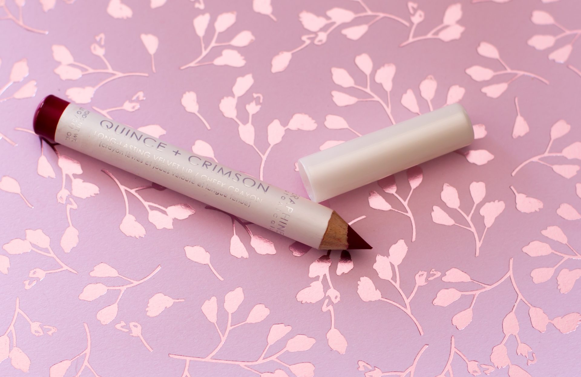 Seraphine Quince + Crimson Long-Lasting Velvet Lip / Cheek Crayon - StyleTone juni 2018