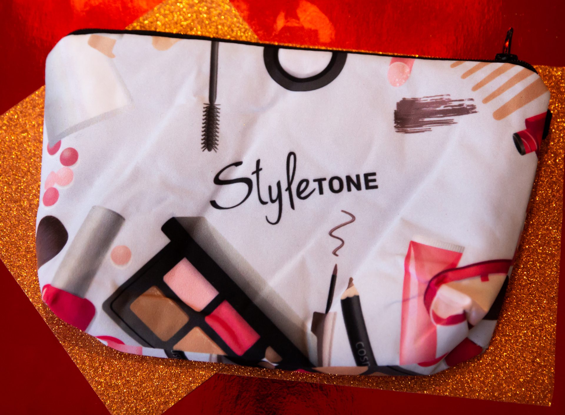Unboxing StyleTone december - Toilettas