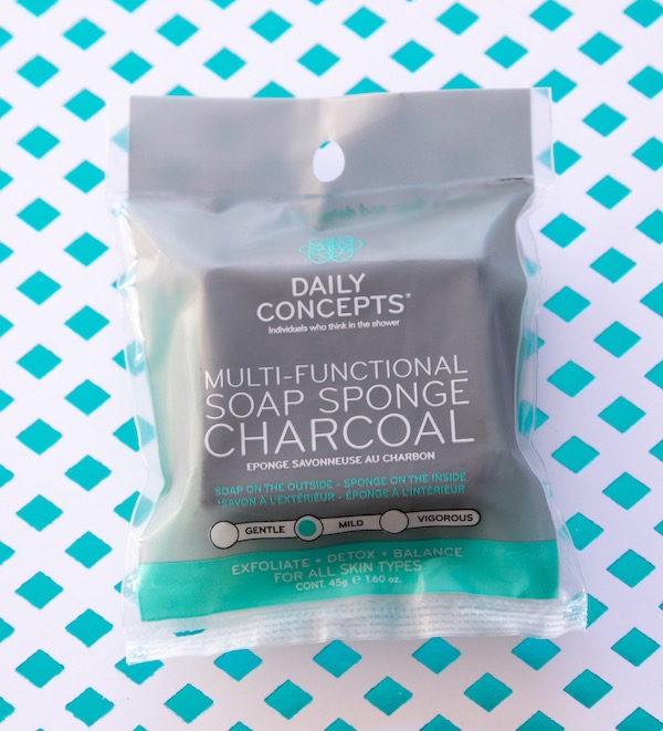 Daily Concepts Soap Sponge Charcoal - producten Goodiebox januari 2019