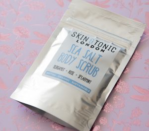 Skin & Tonix Sea salt scrub box juni 2019