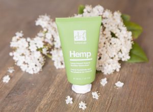 Dr. Botanicals Hemp moisturizer StyleTone box maart 2020