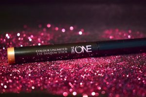 Oriflame Eyeshadow stick november december 2019