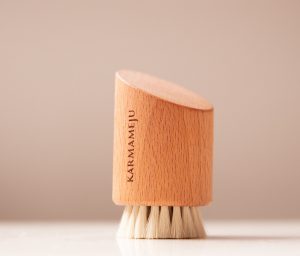 Karmameju Face Brush GB jan 2021