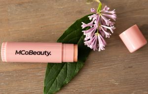 MCo Beauty Glow Highlighter Stick GB april 2021